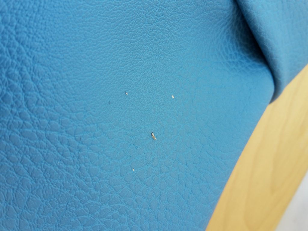 Handtasche Mademoiselle M8 von Zwei mit Kratzspuren im Material